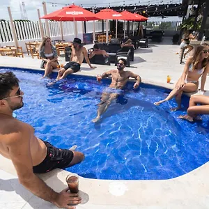4* Hotel Nomads Party